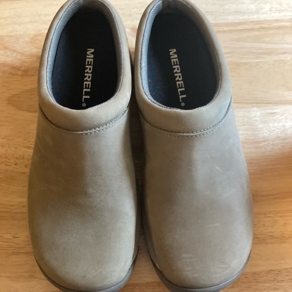 Merrell mules in excellent condition